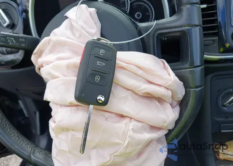 2015 Volkswagen Beetle 1.8T from USA, damaged, VIN 3VW517AT3FM812688